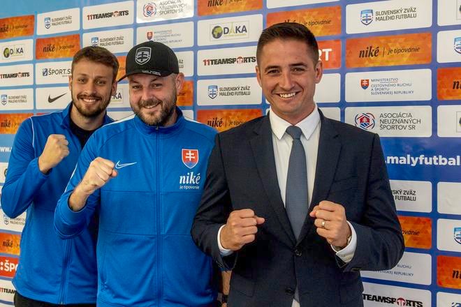 Kapitán Jaroslav Repa, tréner Peter Barnišin aj prezident SZMF Peter Králik sú odhodlaní vybojovať pre Slovensku prvú medailu na scéne majstrovstiev sveta. 
