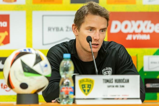 Tomáš Hubočan počas tlačovej konferencie futbalového klubu MŠK Žilina.