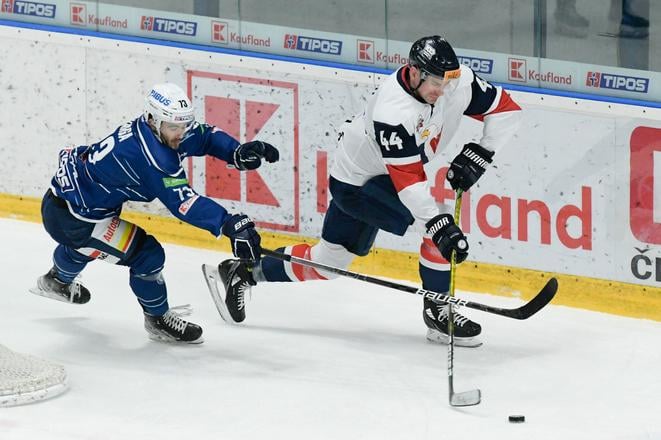 Na snímke zľava Róbert Varga (Nitra) a Juraj Valach (Bratislava).