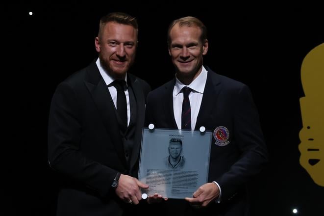 Marián Hossa s Nicklasom Lidströmom.