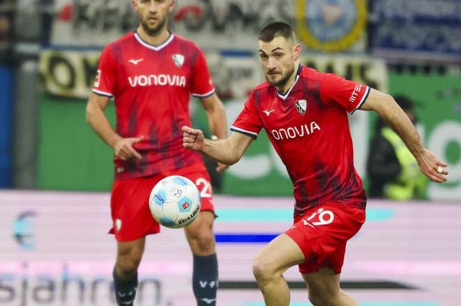 Matúš Bero sa musel zmieriť s tým, že jeho VfL Bochum vypadol z nemeckej bundesligy.