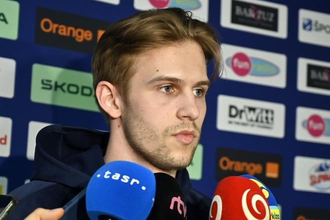 Rayen Petrovický v rozhovore s novinármi.