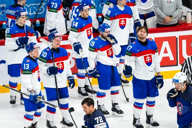 Na snímke víťazná radosť slovenských hokejistov po zápase základnej A-skupiny Slovensko - Francúzsko.