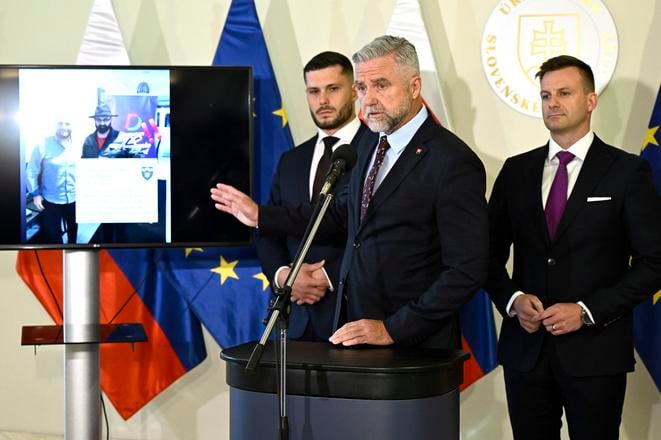 From left: Defence Committee chair Richard Glück, Deputy Speaker Tibor Gašpar and Government Office head Juraj Gedra, all from Smer, at a press conference following an emergency Security Council meeting in Bratislava on Thursday, 15 May 2025.