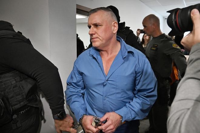 Convicted mobster Mikuláš Černák leaves the court in Piešťany on 2 April 2025.