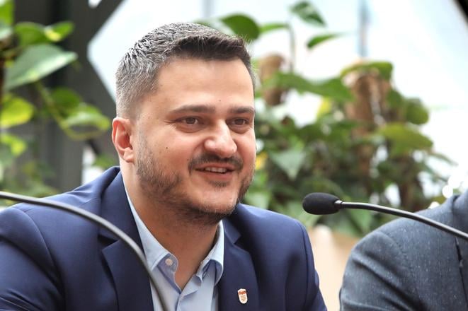 Predseda predstavenstva MFK Dukla Banská Bystrica Peter Krnáč počas tlačovej konferencie na tému Budúca podoba futbalu v meste Banská Bystrica.