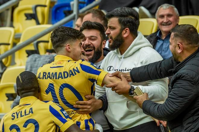 Ammar Ramadan oslavuje gól v sieti súpera.