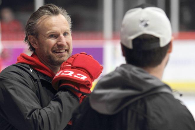 Niklas Kronwall dnes pôsobí ako development coach v Detroite Red Wings.