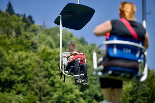 The chairlift linking the lakeside village of Dedinky to the Geravy plateau in Slovenský raj National Park has fallen silent – but only briefly. 
