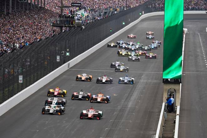 Momentka z pretekov Indy 500. AP Photo/Michael Conroy