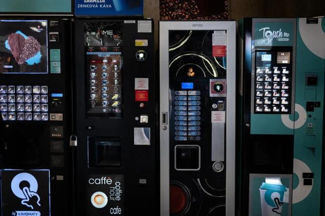 The coffee vending machine market is dominated by major beverage and coffee companies, including foreign firms.