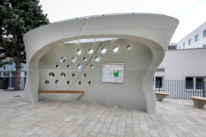 Bratislava’s first bus stop made using 3D concrete printing technology is located in the borough of Dúbravka.