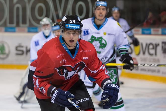 Na snímke Tomáš Zigo (Banská Bystrica) v zápase 33. kola hokejovej Tipsport ligy medzi HC'05 iClinic Banská Bystrica - HC Nové Zámky 28. decembra 2016 v Banskej Bystrici. 