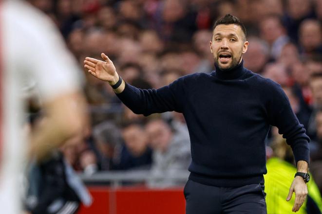 Francesco Farioli rezignoval na funkciu trénera Ajaxu Amsterdam.