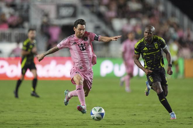 Útoník Interu Miami Lionel Messi v dueli proti Columbusu.