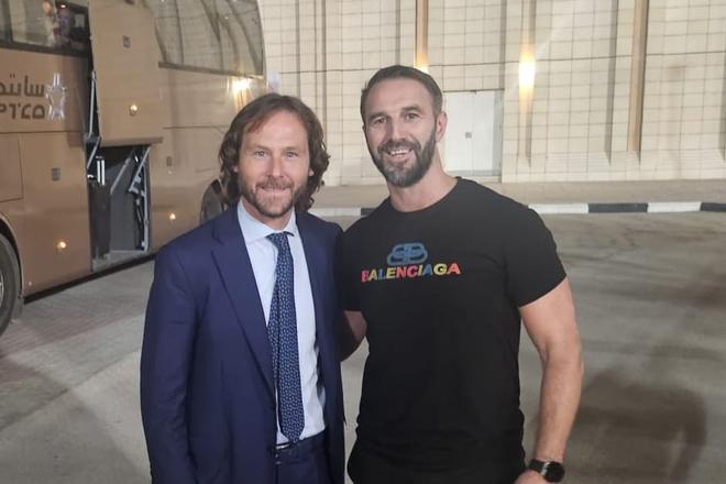 Martin Ševela s českou futbalovou legendou Pavlom Nedvědom, ktorý pracuje v štruktúrach Al-Shabab.