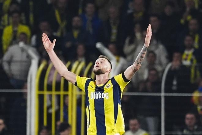Slovenský futbalista Milan Škriniar z Fenerbahce Istanbul.