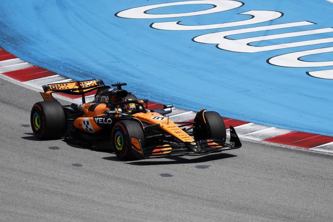 Austrálsky jazdec McLarenu Oscar Piastri.