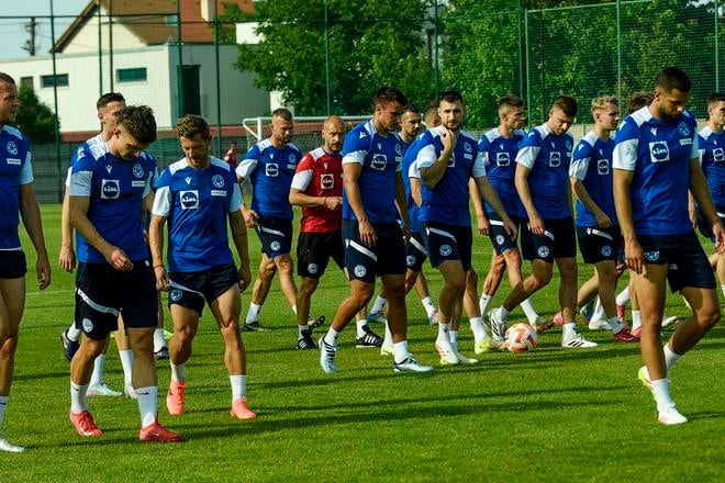 Reprezentanti Slovenska na nedeľňajšom tréningu v NTC Senec.