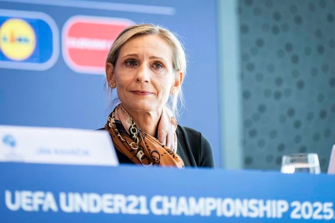 Členka výkonného výboru SFZ Mária Berdisová počas tlačovej konferencie.
