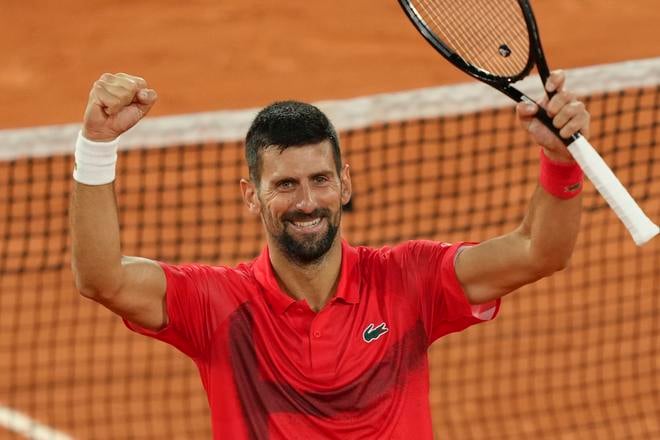 Novak Djokovič v stredu tesne pred polnocou oslávil postup do svojho 51. grandslamového semifinále.