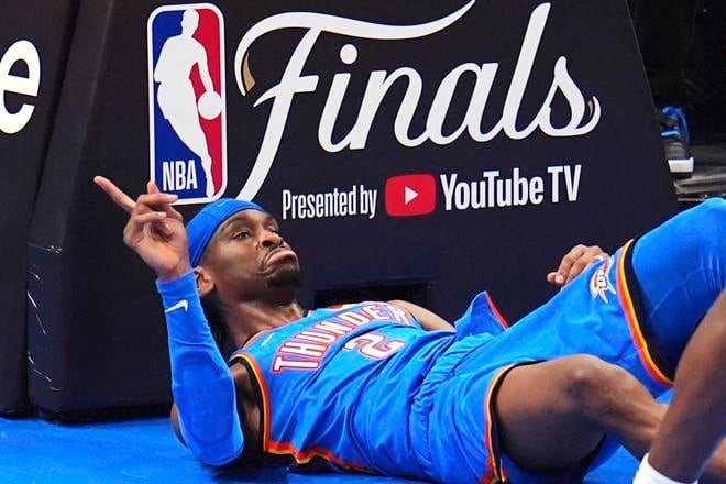 Shai Gilgeous-Alexander (2) bol jedným zo strojcov víťazstva nad Indianou Pacers v druhom finále NBA.