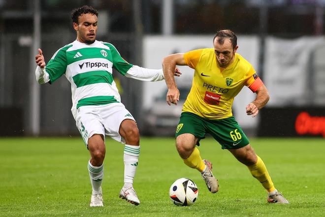Miroslav Káčer (vpravo) a Davi Esteves De Freitas Alves v zápase Žilina - Skalica .