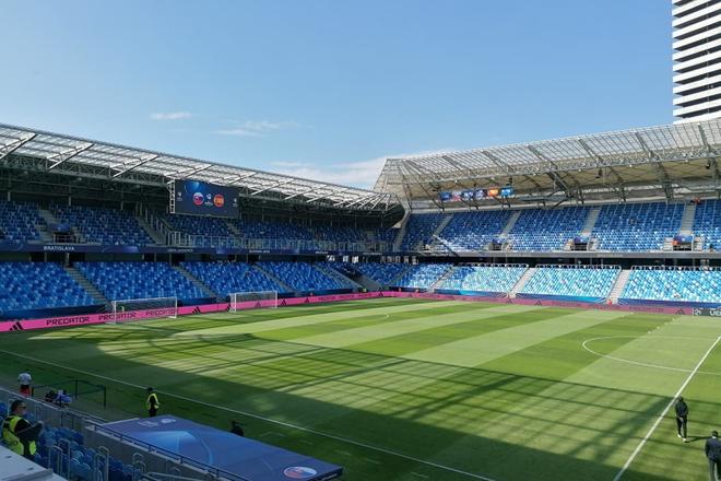Národný futbalový štadión tesne pred duelom Slovenska so Španielskom.