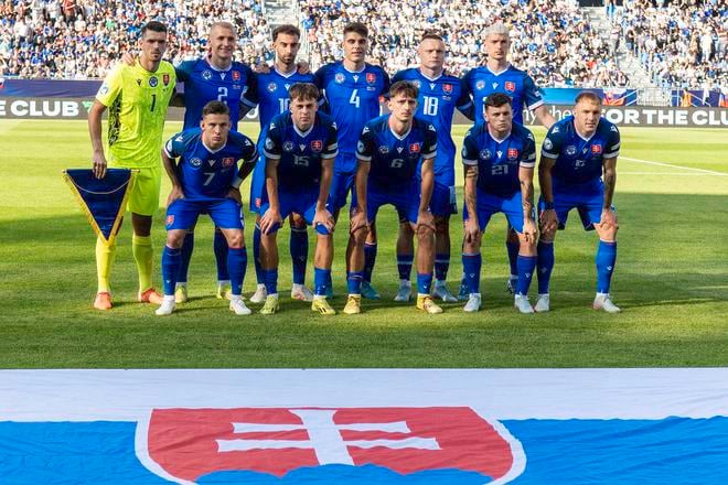 Základná zostava Slovenska pred výkopom stretnutia so Španielskom.