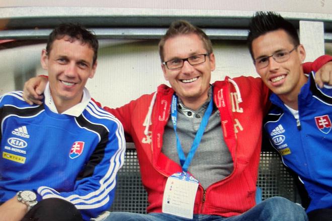 Peter Krištofovič so slovenskými reprezentantmi Zdenom Štrbom (vľavo) a Marekom Hamšíkom.