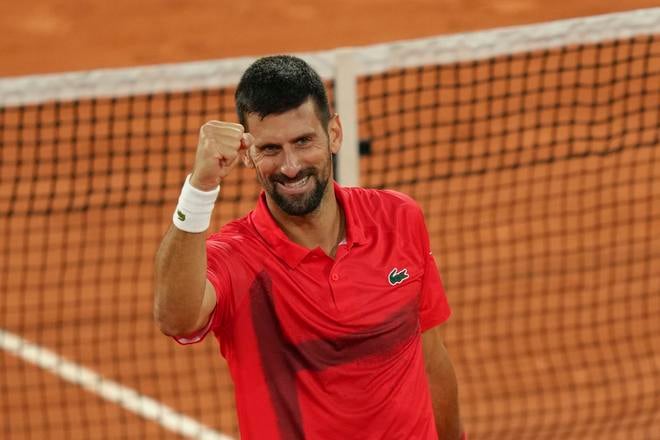 Srbský tenista Novak Djokovič počas Roland Garros 2025.