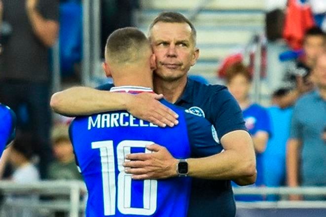 Nino Marcelli v objatí s Jaroslavom Kentošom.