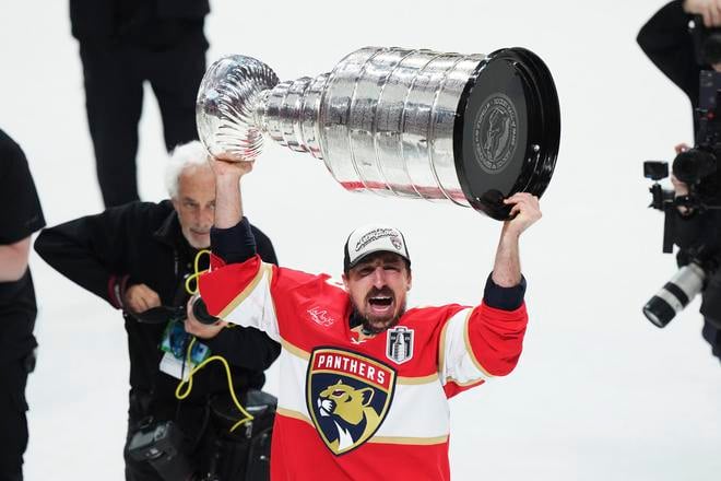 Brad Marchand získal druhý Stanleyho pohár.