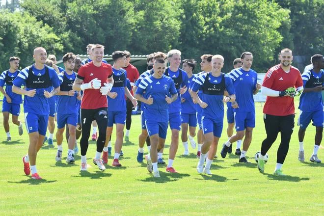 Futbalisti Michaloviec na prvom tréningu.