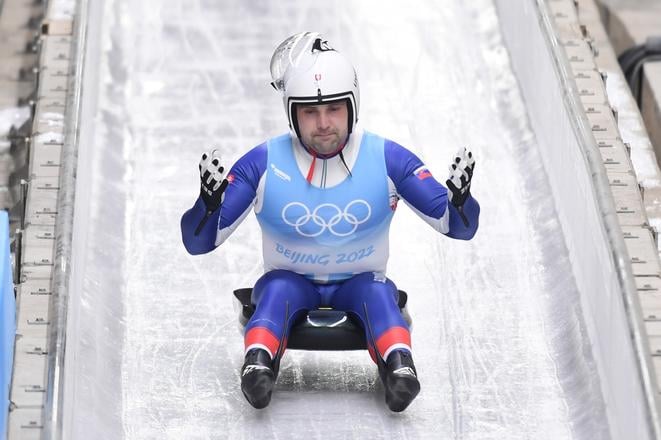 Slovenský sánkar Jozef Ninis v cieli po 2. jazde v súťaži mužov na zimných olympijských hrách ZOH 2022 v Pekingu.
