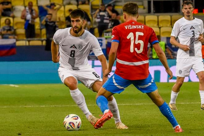 Adrian Zeljkovič si zahral proti svojmu budúcemu spoluhráčovi Denisovi Višinskému.