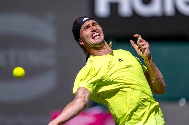 Alexander Zverev počas zápasu s Talianom Flaviom Cobollim.