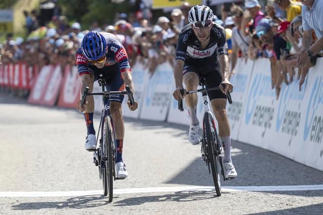 Momentkza z dojazdu pretekov Tour de Suisse.