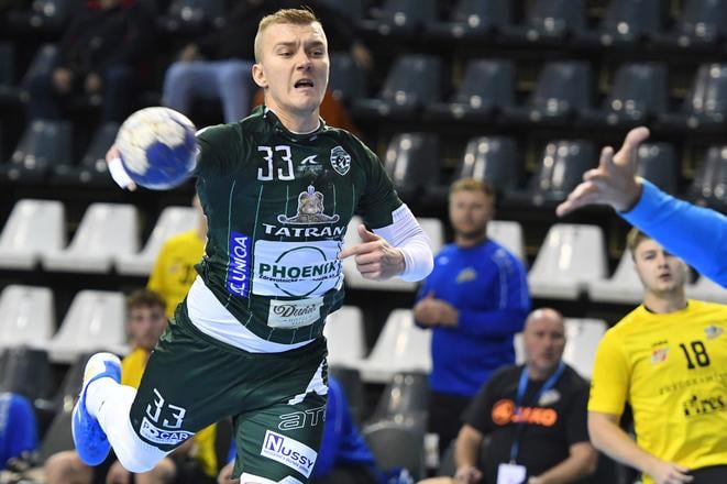 Krídelník Dávid Michalka si pred návratom do rodných Topoľčian obliekal dres Tatrana Prešov, teraz sa pre zranenie rozhodol nepokračovať v hádzanárskej kariére.
