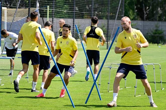 Na snímke vpravo nová posila DAC Klemen Nemanič počas tréningu v rámci letnej prípravy tímu FC DAC 1904 Dunajská Streda.