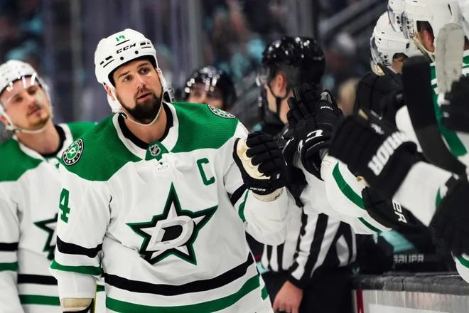 Kapitán Dallasu Stars Jamie Benn.