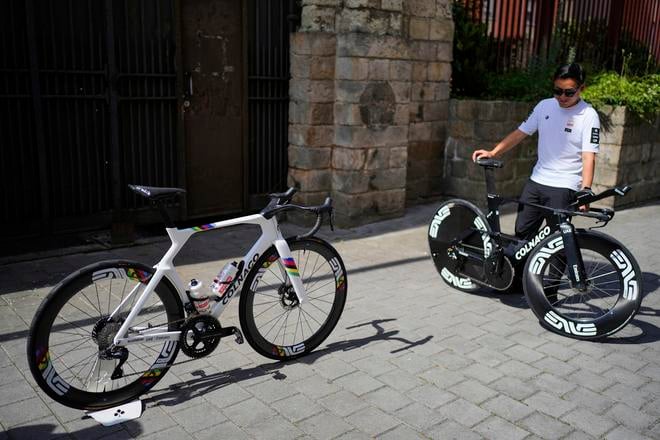 Bicykle tímu UAE Emirates patria v pelotóne k najdrahším.