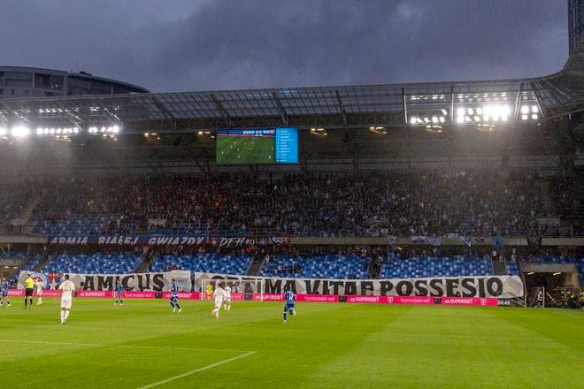 Slovan sa proti Wisle Krakov nepresadil. Ani z tejto šance gól nepadol.