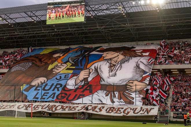 Choreo fanúšikov Spartaka.