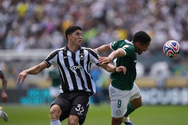 Vitor Roque z Palmeirasu a Jair Cunha z Botafoga.