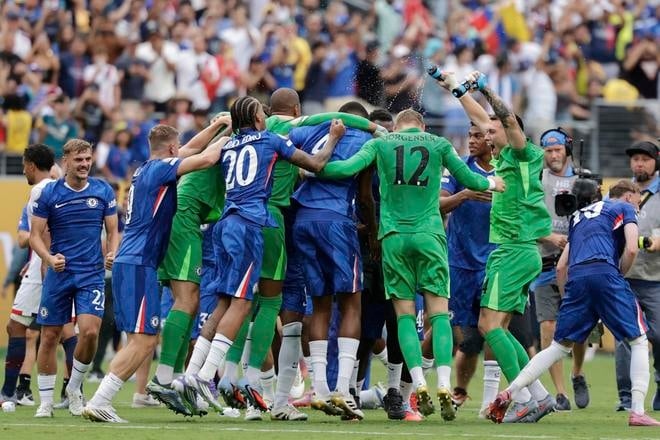 Víťazná radosť hráčov Chelsea.