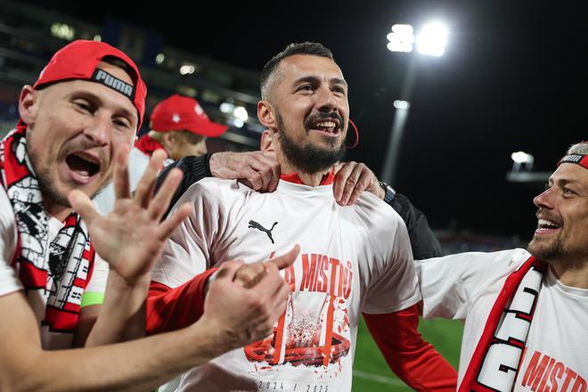 Ivan Schranz sa na konci minulej sezóny prvý raz v kariére tešil zo zisku titulu.