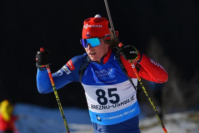 Slovenský biatlonista Šimon Adamov.