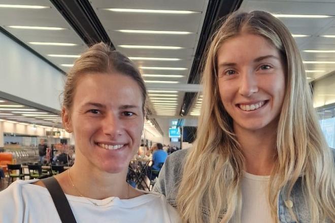 K Emme Zapletalovej (vpravo) pribudla do londýnskeho behu Daniela Ledecká.