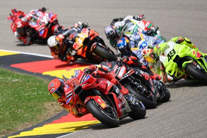 Marc Marquez v čele.